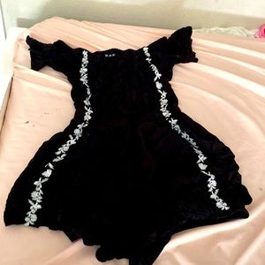 Black and white jumper